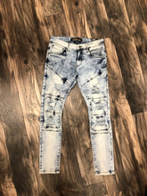 Jeans w/Rips Slim Fit